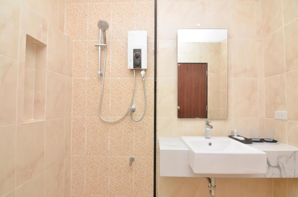 Boondara Boutique Hotel Nakhon Phanom Ngoại thất bức ảnh
