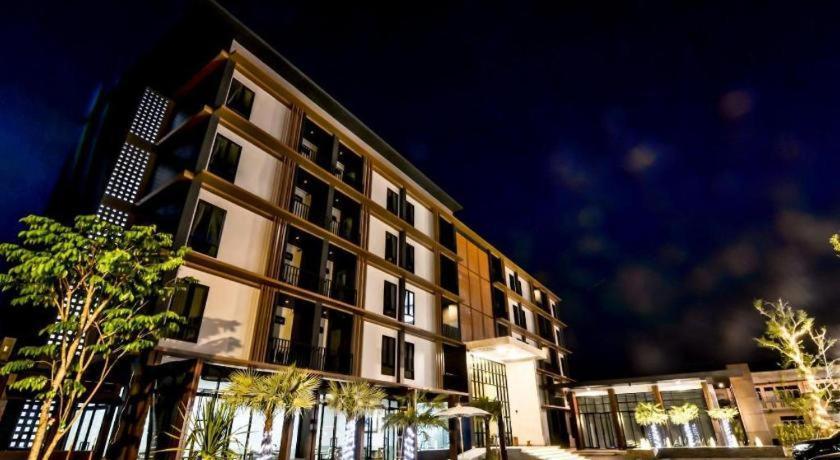 Boondara Boutique Hotel Nakhon Phanom Ngoại thất bức ảnh